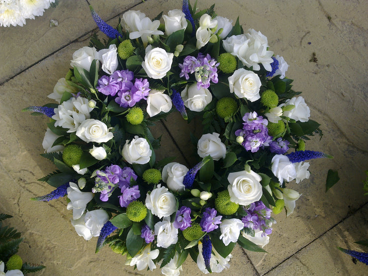 Loose Wreath lilac white and green